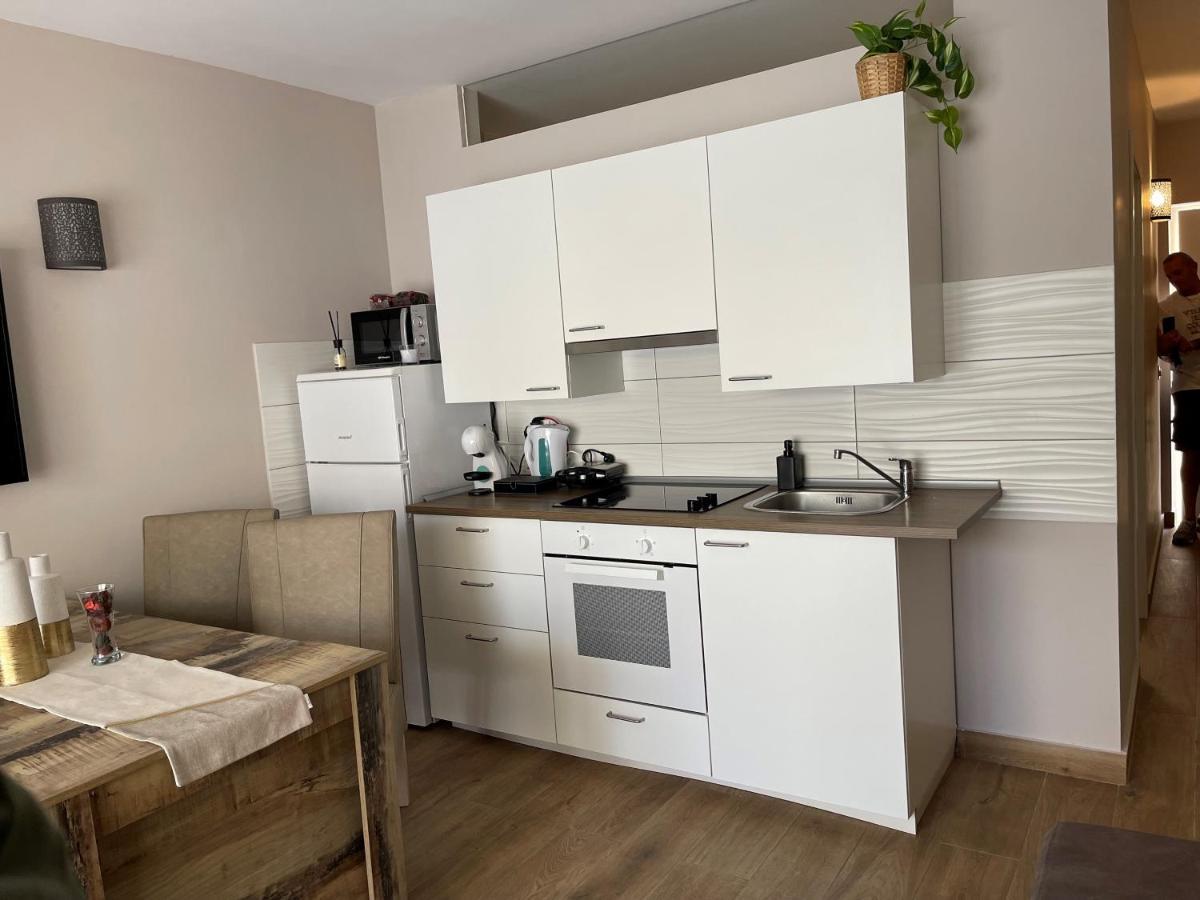 Apartment Luxury Fronte Piscina Mareverde A&v *